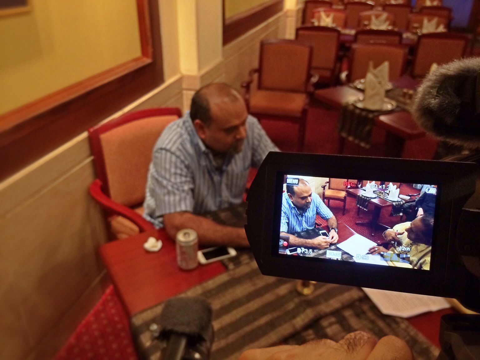 His Holiness Younus AlGohar being interviewed by a writer from the Daily News, Colombo, Sri Lanka