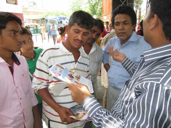 Aspirants study the miraculous images of Kalki Avatar Ra Gohar Shahi pointed out by a presender of KAF India